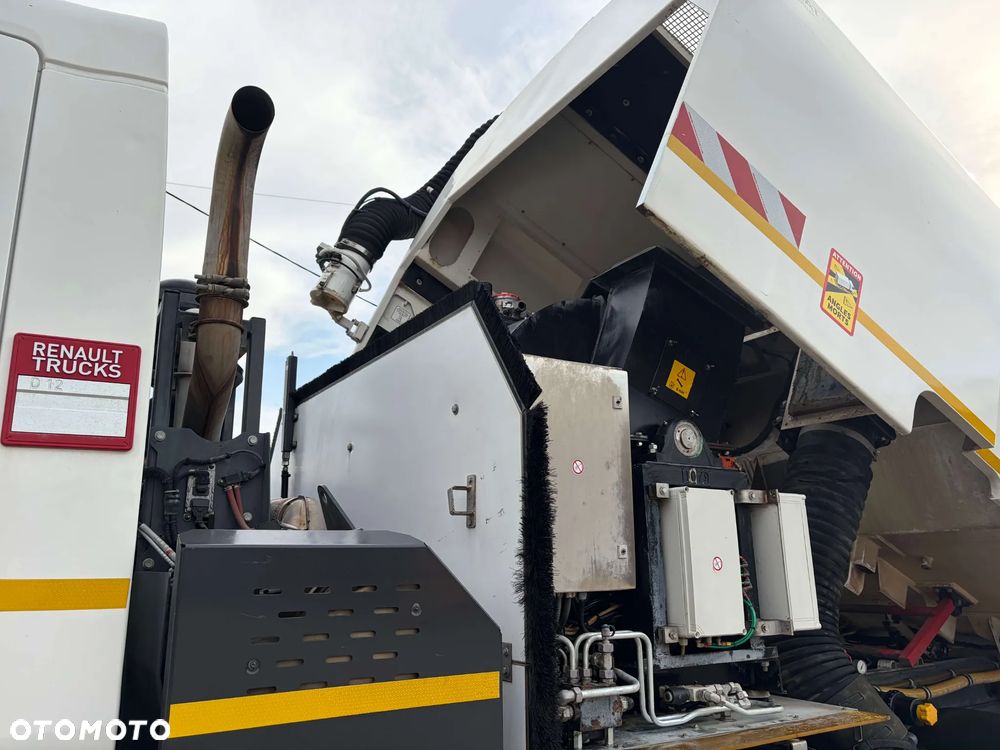 Renault D 12 zamiatarka - 32