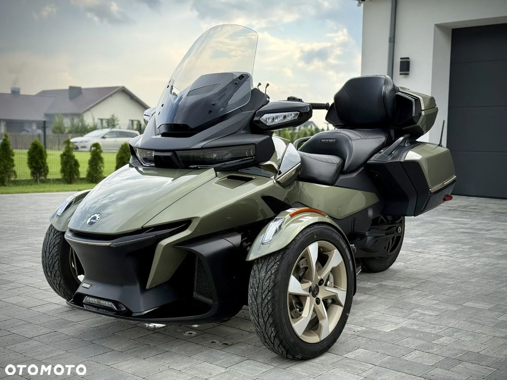 Can-Am Spyder - 17