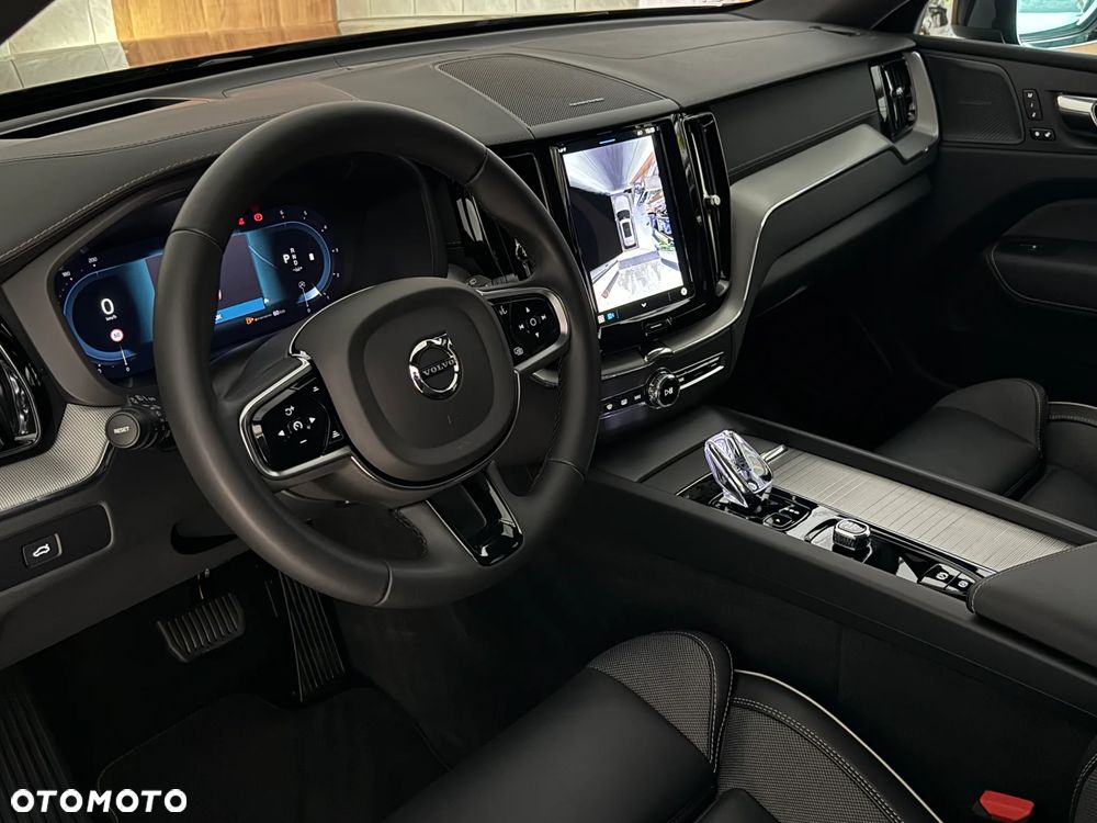 Volvo XC 60 B4 D Plus Dark - 8
