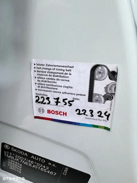 Skoda Octavia Combi 2.0 TDI RS - 23