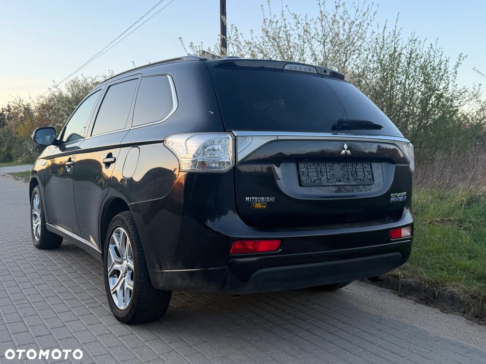 Mitsubishi Outlander Intense + - 14