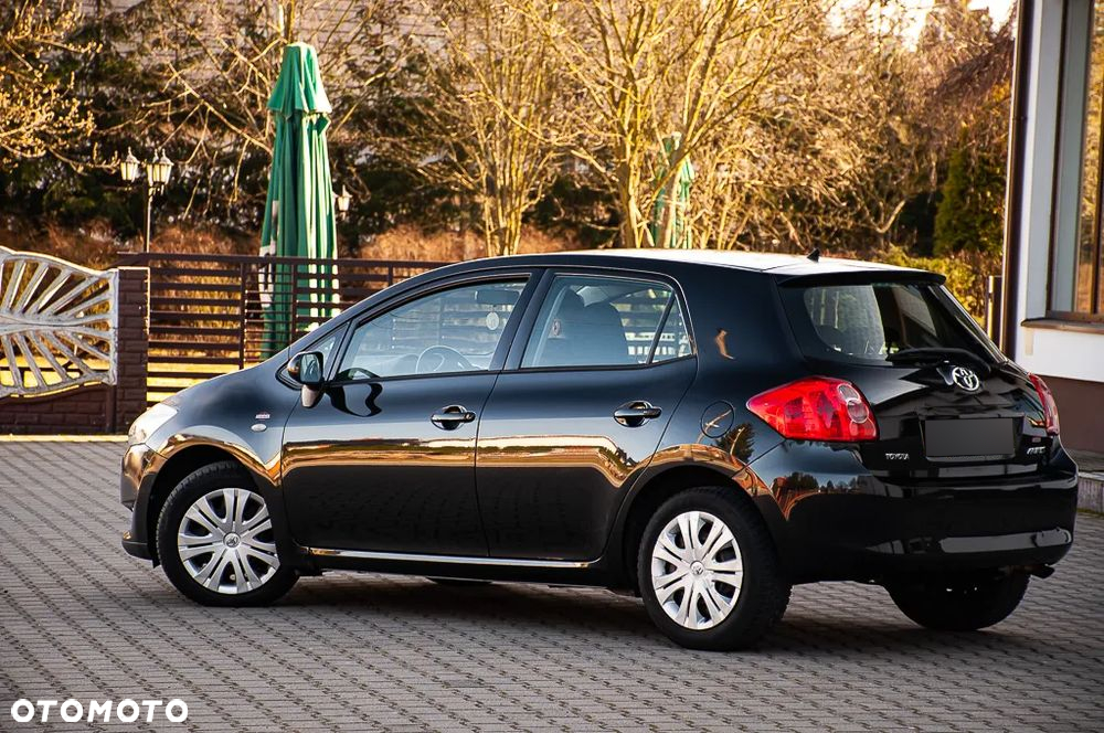 Toyota Auris 1.6 VVT-i Executive - 22