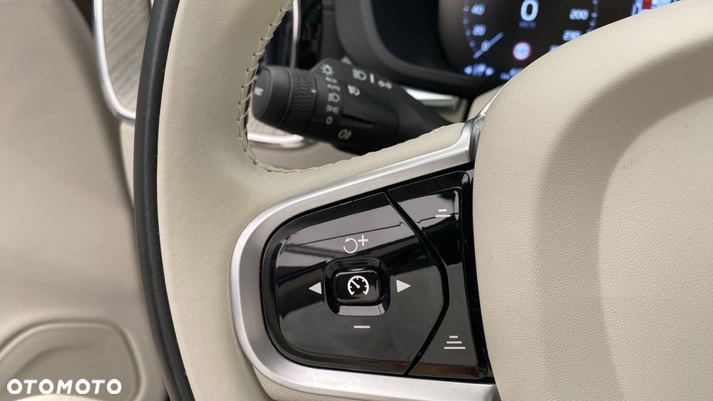 Volvo XC 60 B4 D AWD Inscription - 25