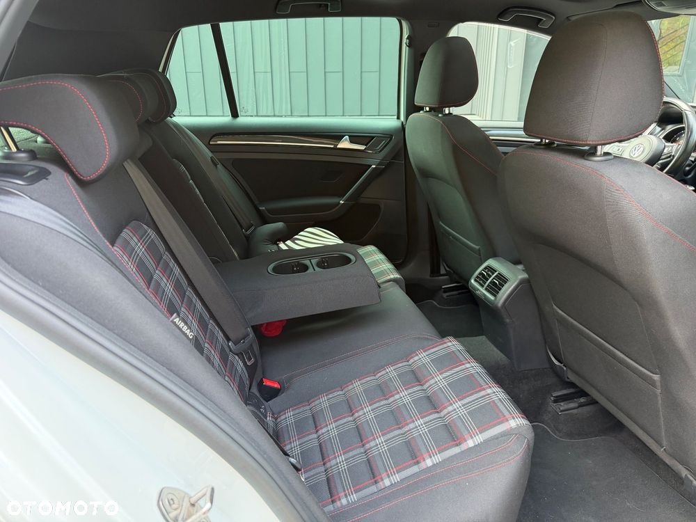 Volkswagen Golf GTI Performance BlueMotion Technology DSG - 27
