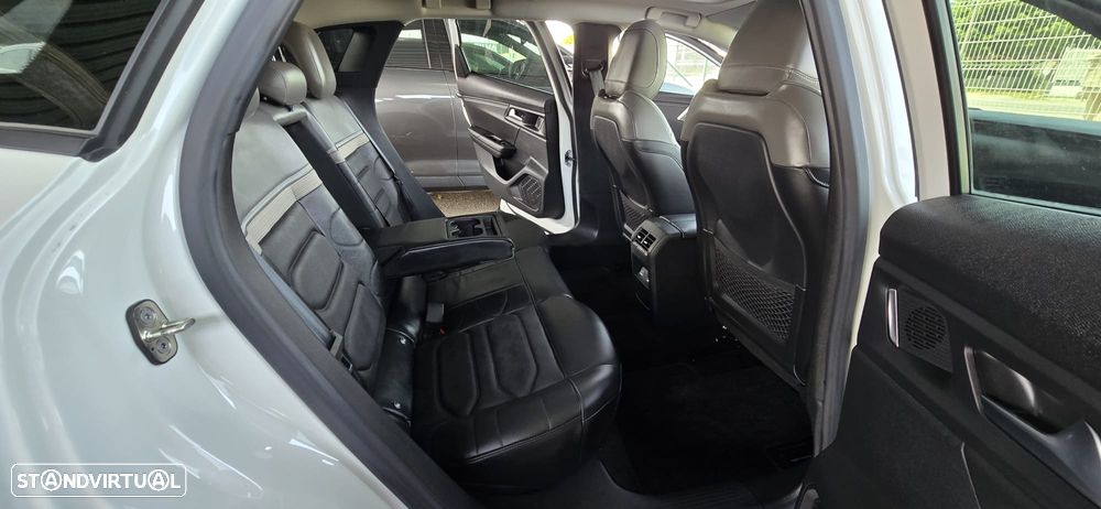 Citroën C5 X 1.6 Hybrid Shine Pack e-EAT8 - 27