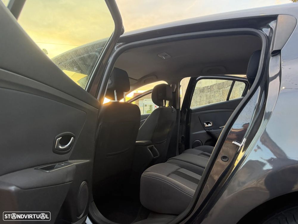 Renault Mégane 1.5 dCi Confort - 10