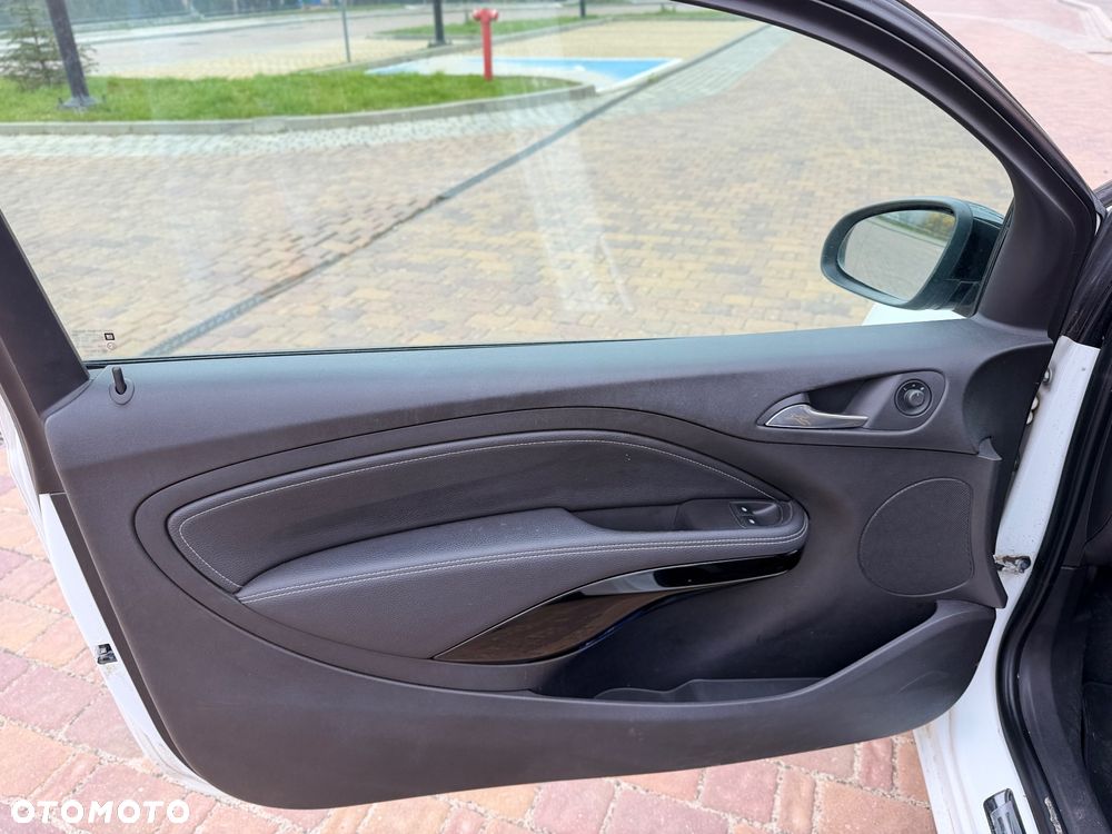 Opel Adam 1.2 White Link - 13