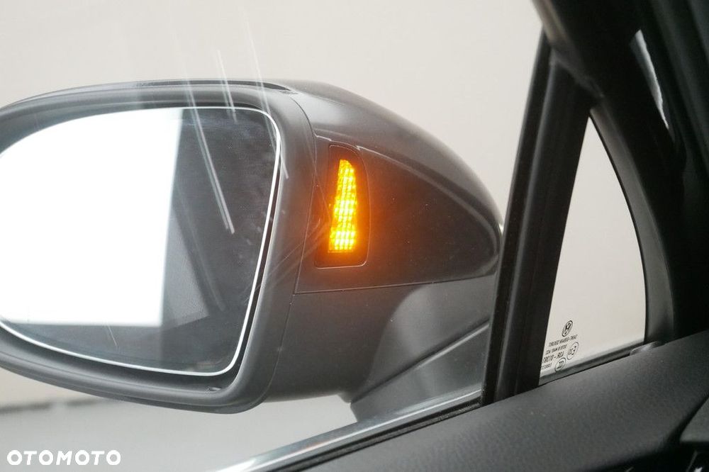 Volkswagen Passat 2.0 TSI Business DSG - 30