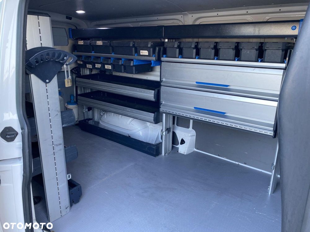 Volkswagen Transporter - 27