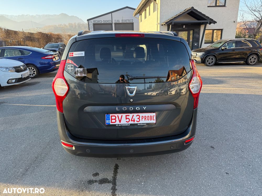Dacia Lodgy 1.6 MPI 85 Laureate - 11