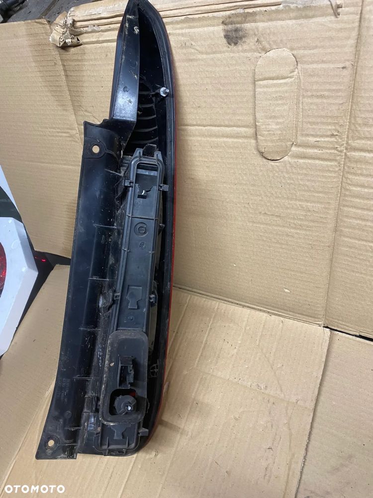 LAMPA TYLNA LEWA FORD FIESTA V 2S6113A603B - 5