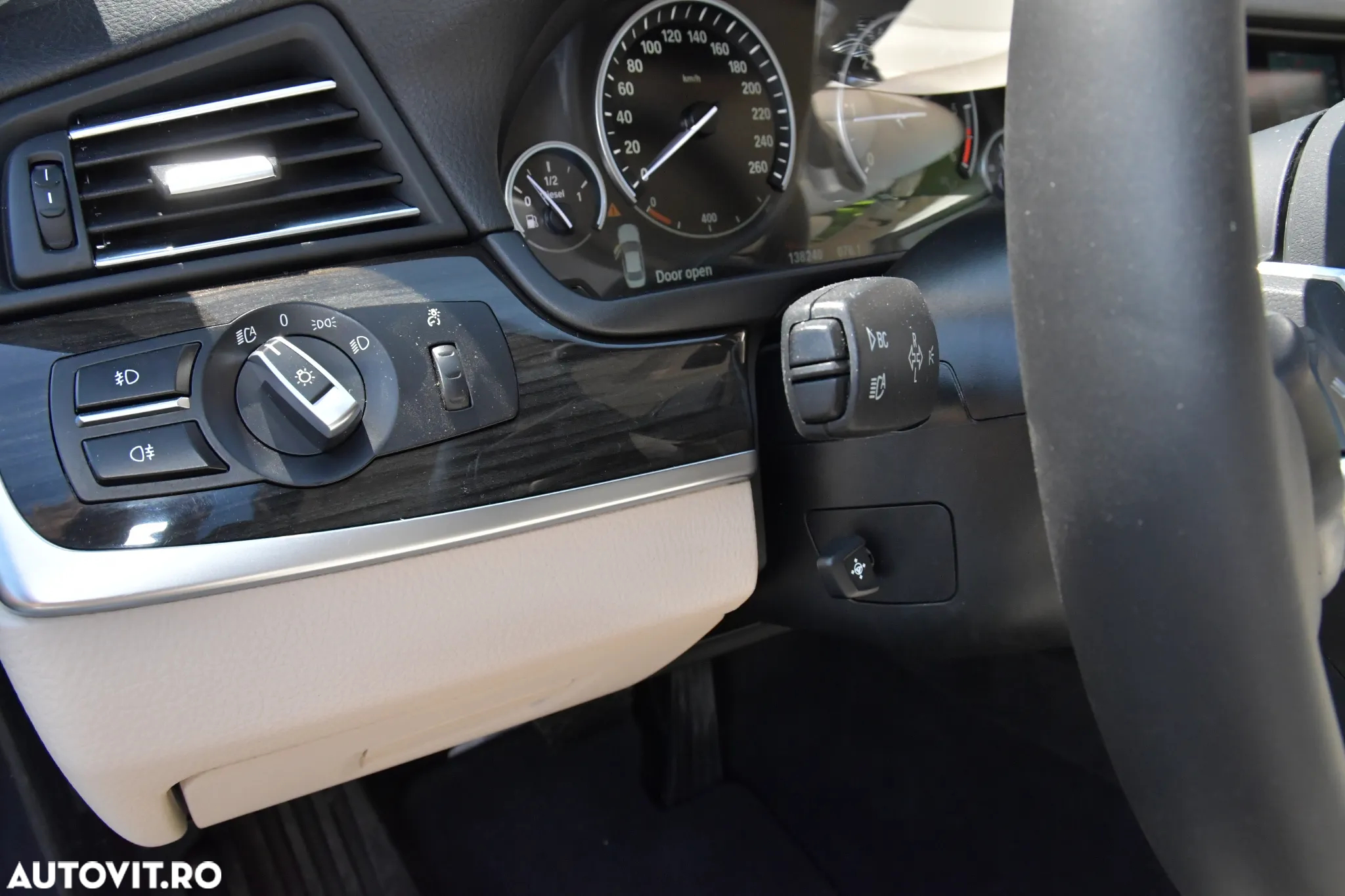 BMW Seria 5 520d xDrive AT - 15