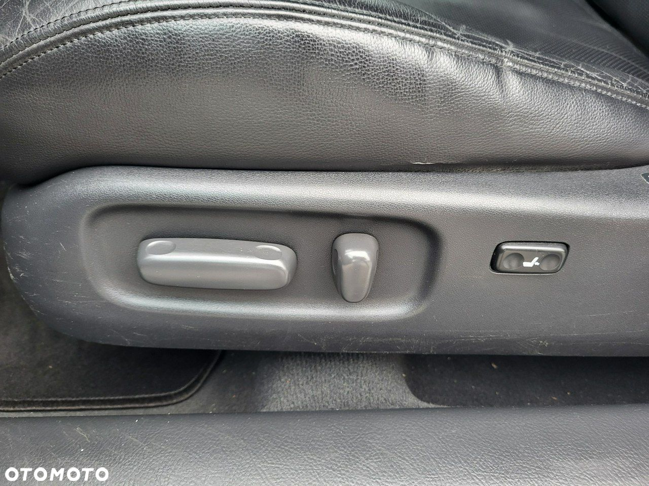 Toyota Avensis - 25