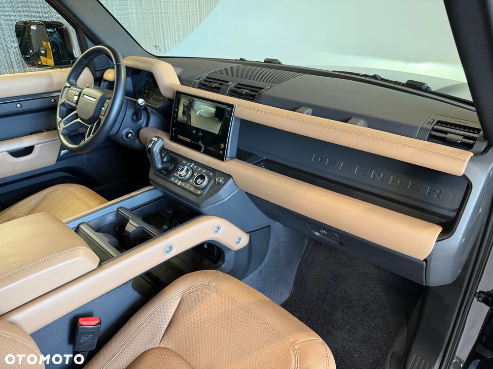 Land Rover Defender 2.0 P300e PHEV X-Dynamic HSE - 11