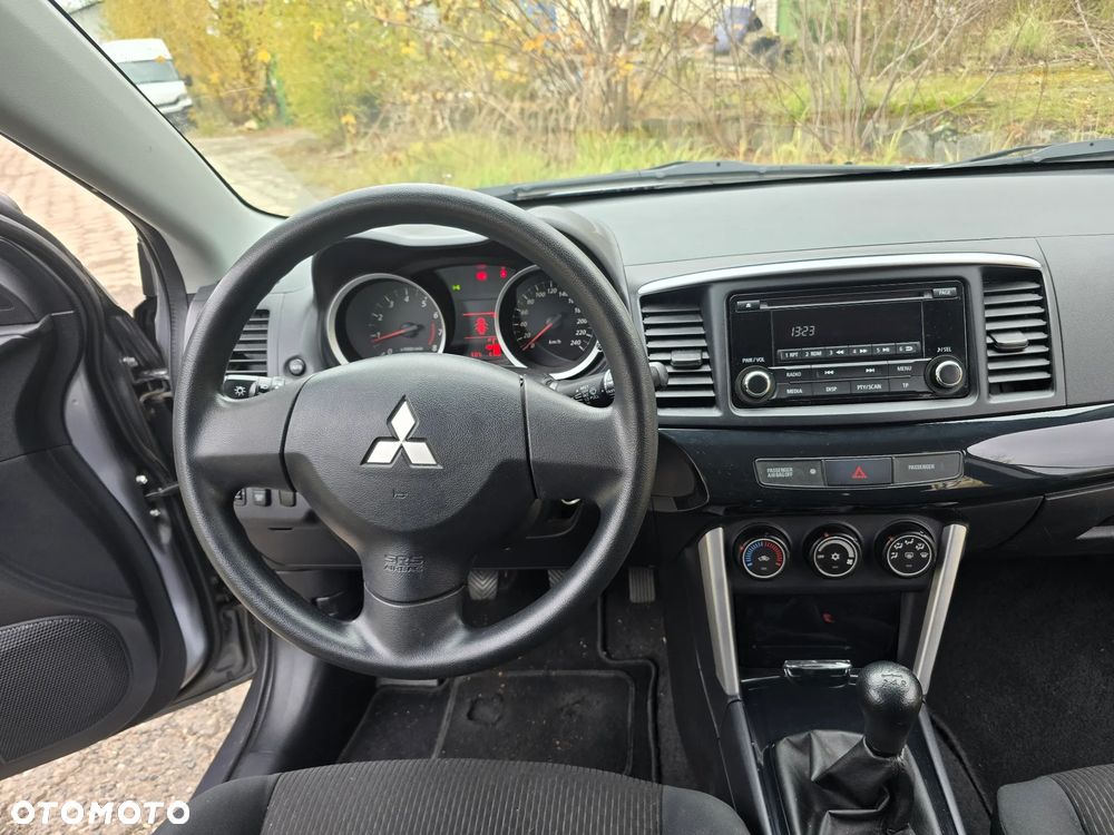 Mitsubishi Lancer - 12