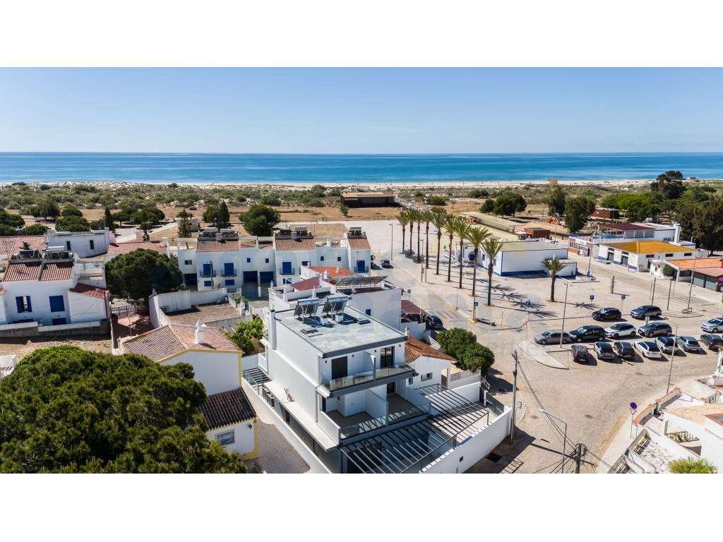 Exclusiva Moradia T4 de Luxo à Beira-Mar com Piscina Privada, Estac... - Grande imagem: 2/40