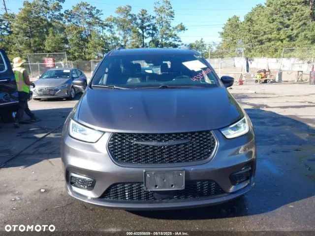 Chrysler Pacifica - 6