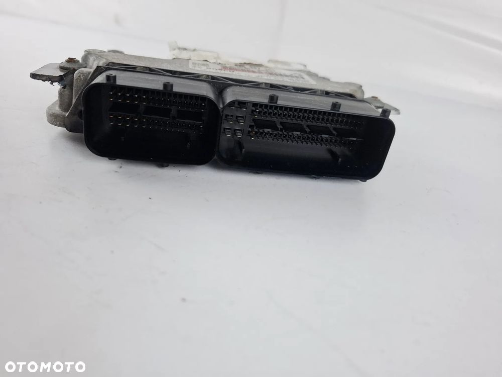 Sterownik Komputer Silnika ECU 06G907309 2.0 2.0B VW Jetta - 2