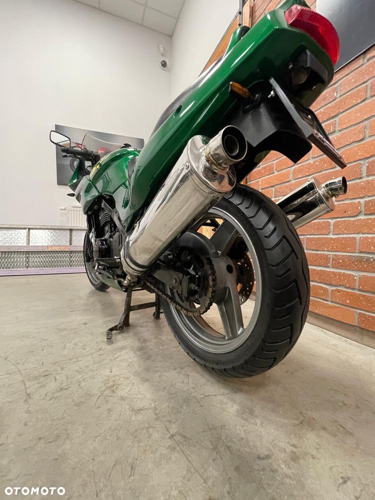 Kawasaki GPZ - 19