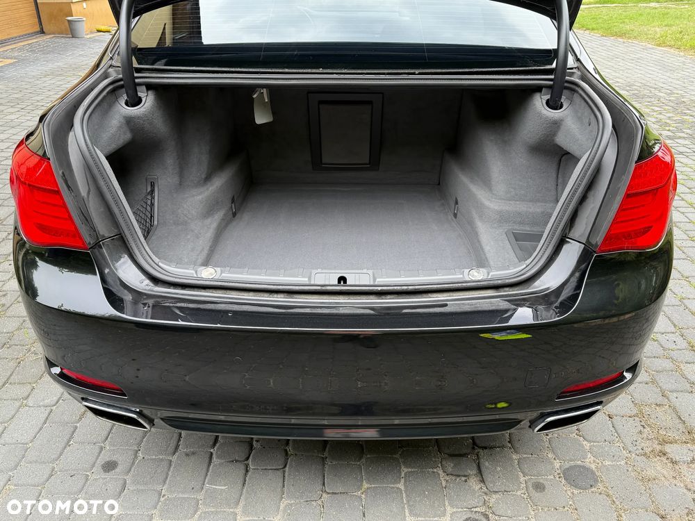 BMW Seria 7 740d - 13