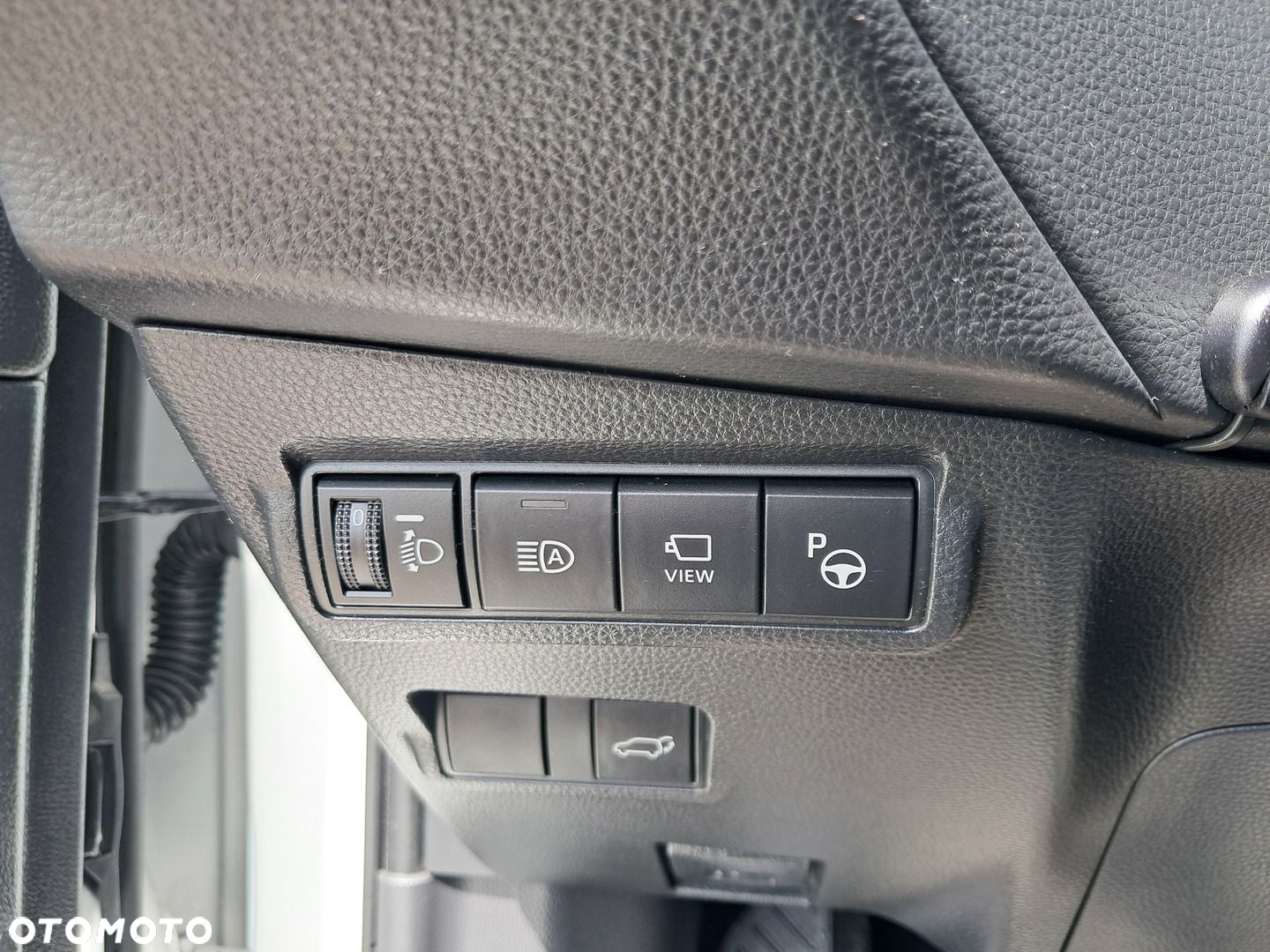 Toyota Corolla Cross - 12