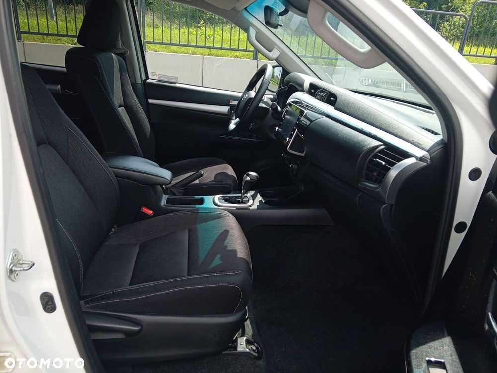 Toyota Hilux - 10