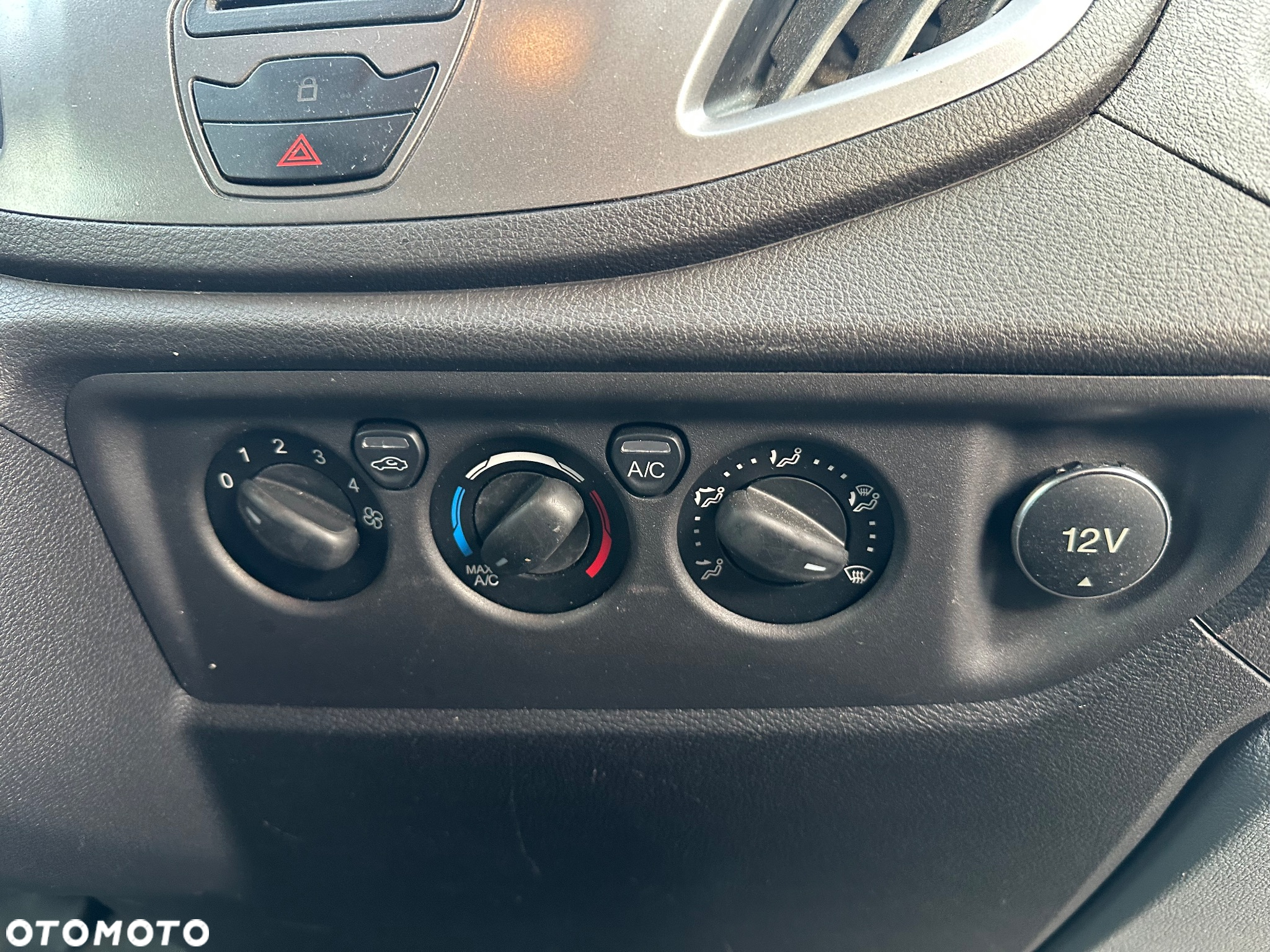 Ford Transit - 17