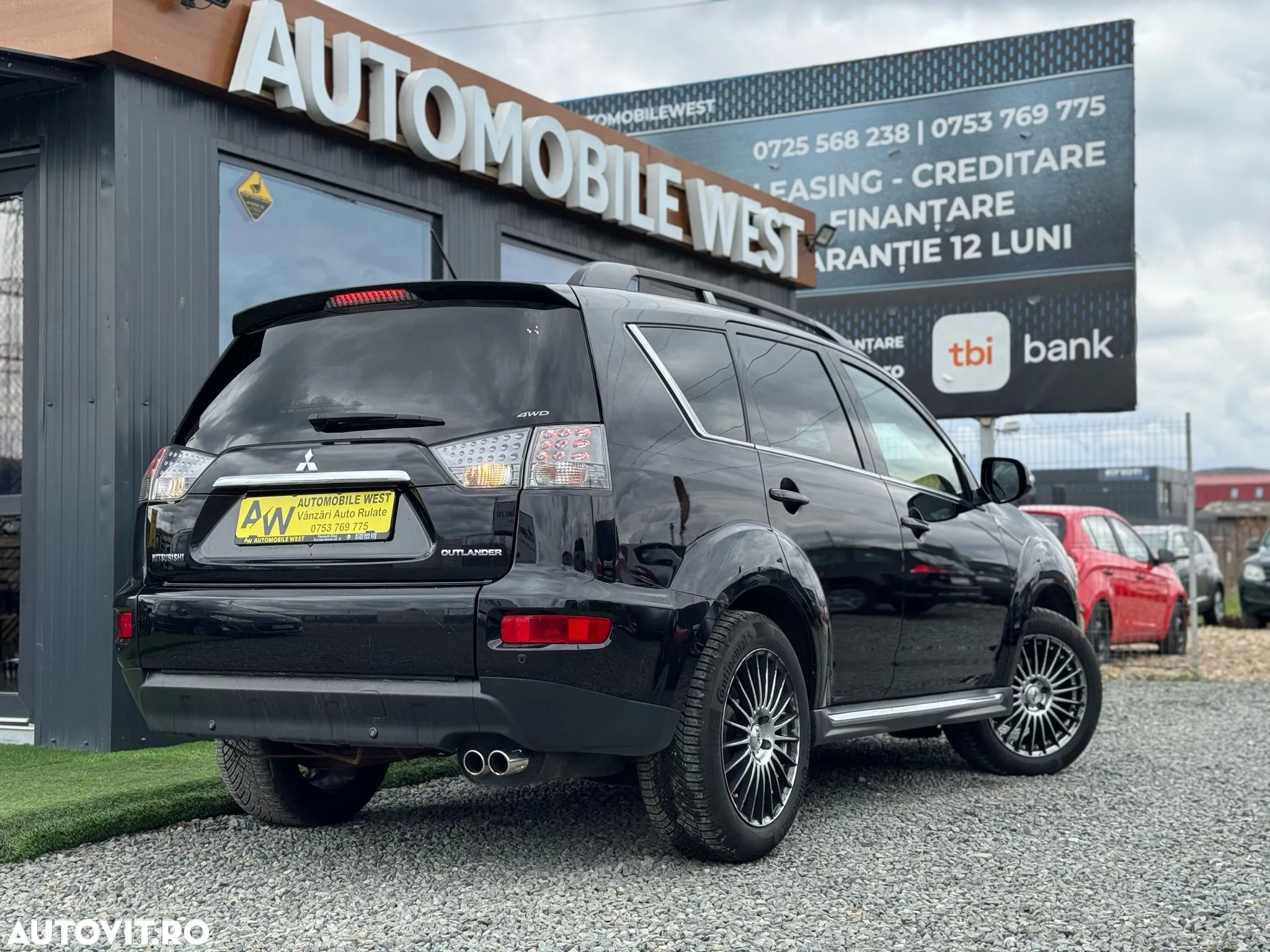 Mitsubishi Outlander - 12