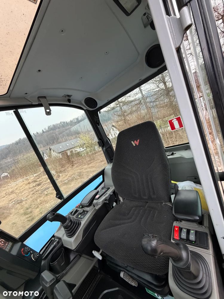 Wacker Neuson EZ50 Koparka Gąsienicowa 5,5 Tony. 2022 rok. 1400 mtg. Jak Nówka z salonu! ani deka luzów czy wycieków! Pochodzi z Gospodarstwa Norweskiego! Aktualne serwisy DEKRA BMWT. 2 łyżki. Silnik PERKINS 4 cyl. 52km. Maszyna Full wypasiona! Bogata wersja Norweska! Klima. Radio Usb. Szybkozłącze Hydrauliczne. OKAZJA. Pełny Oryginał historia do sprawdzenia w Wacker autoryzowany! - 39