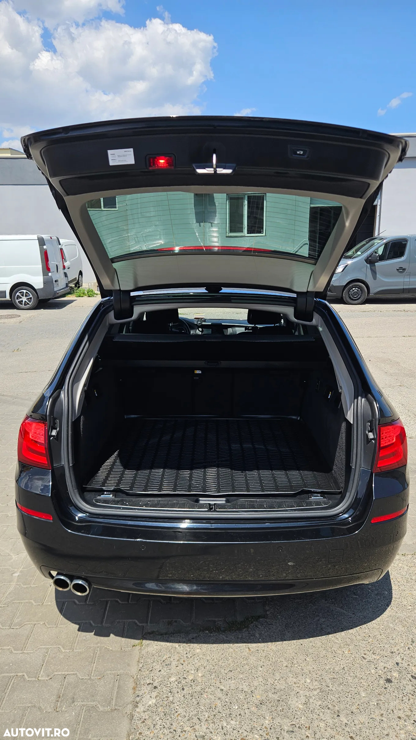 BMW Seria 5 520d Touring Aut. - 10