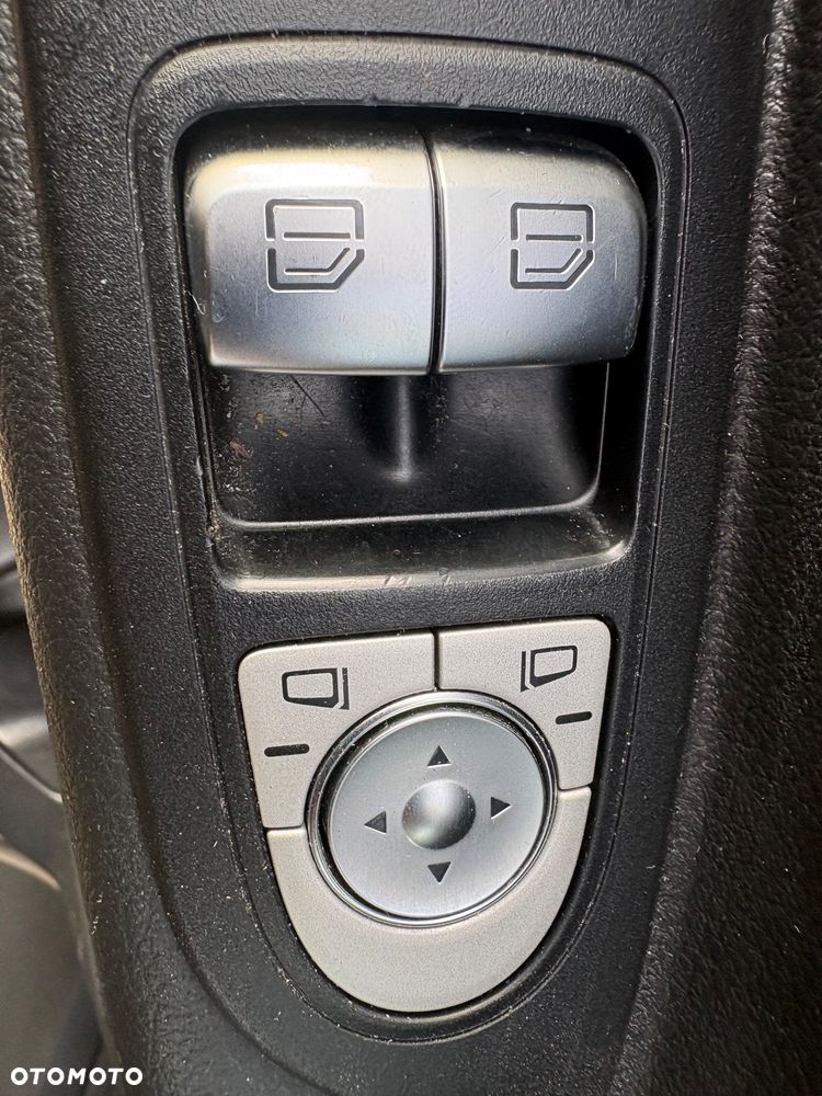 Mercedes-Benz VITO - 19