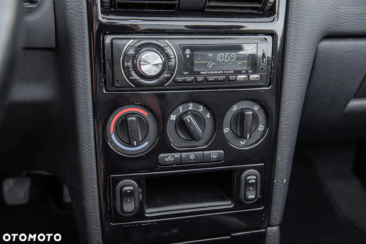 Opel Astra II 2.2 Sport - 19