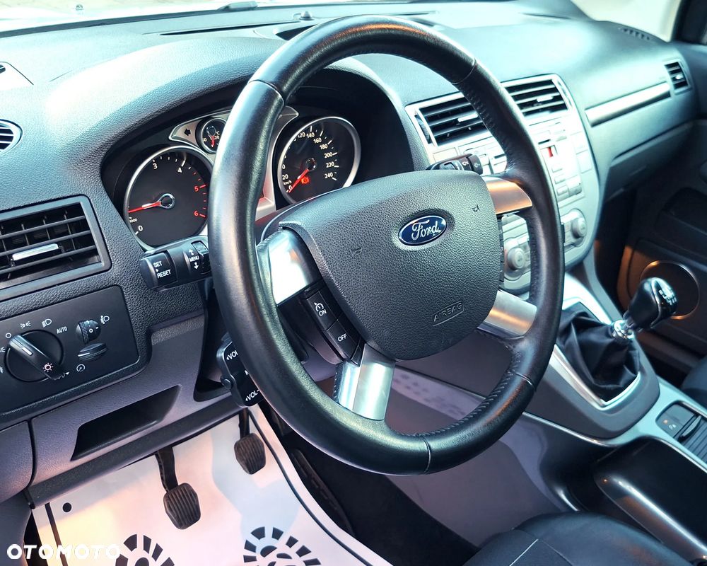 Ford Kuga 2.0 TDCi 2x4 Champions Edition - 25