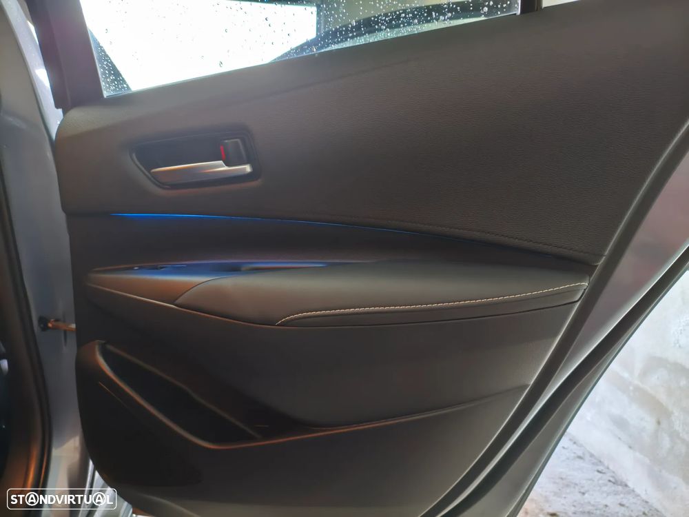 Toyota Corolla SD 1.8 Hybrid Luxury - 30