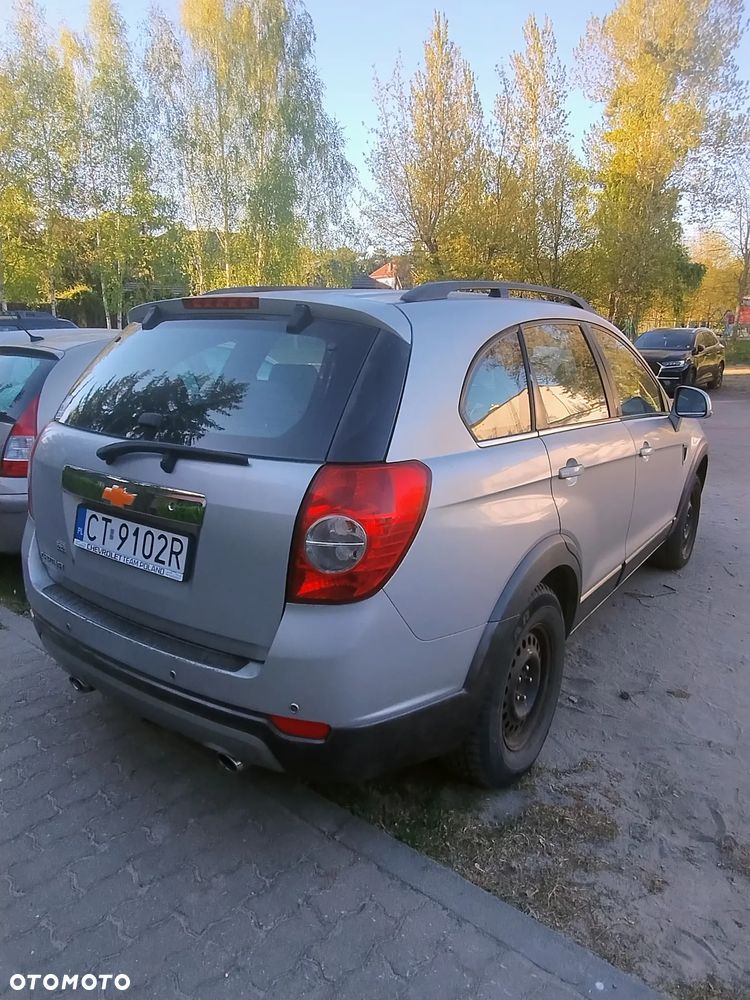 Chevrolet Captiva 2.0 4WD 7 Sitzer LT Exclusive - 3