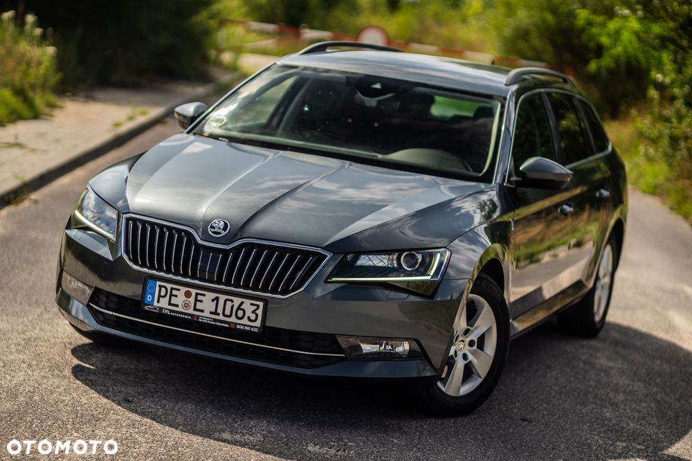 Skoda Superb 2.0 TDI DSG Ambition - 1
