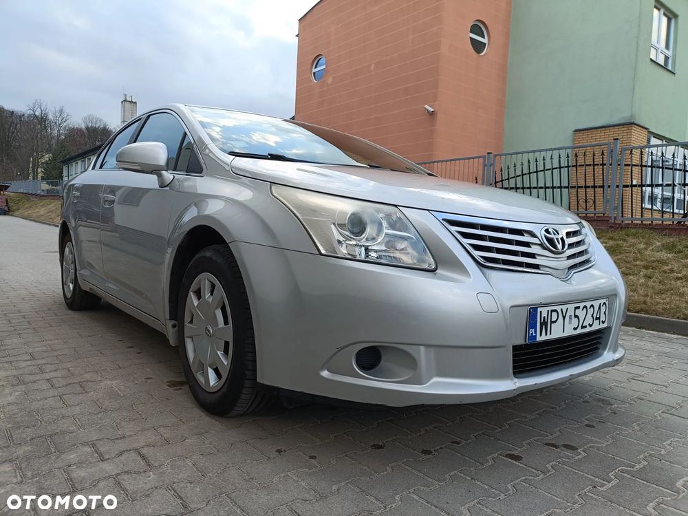 Toyota Avensis 1.6 Comfort - 2