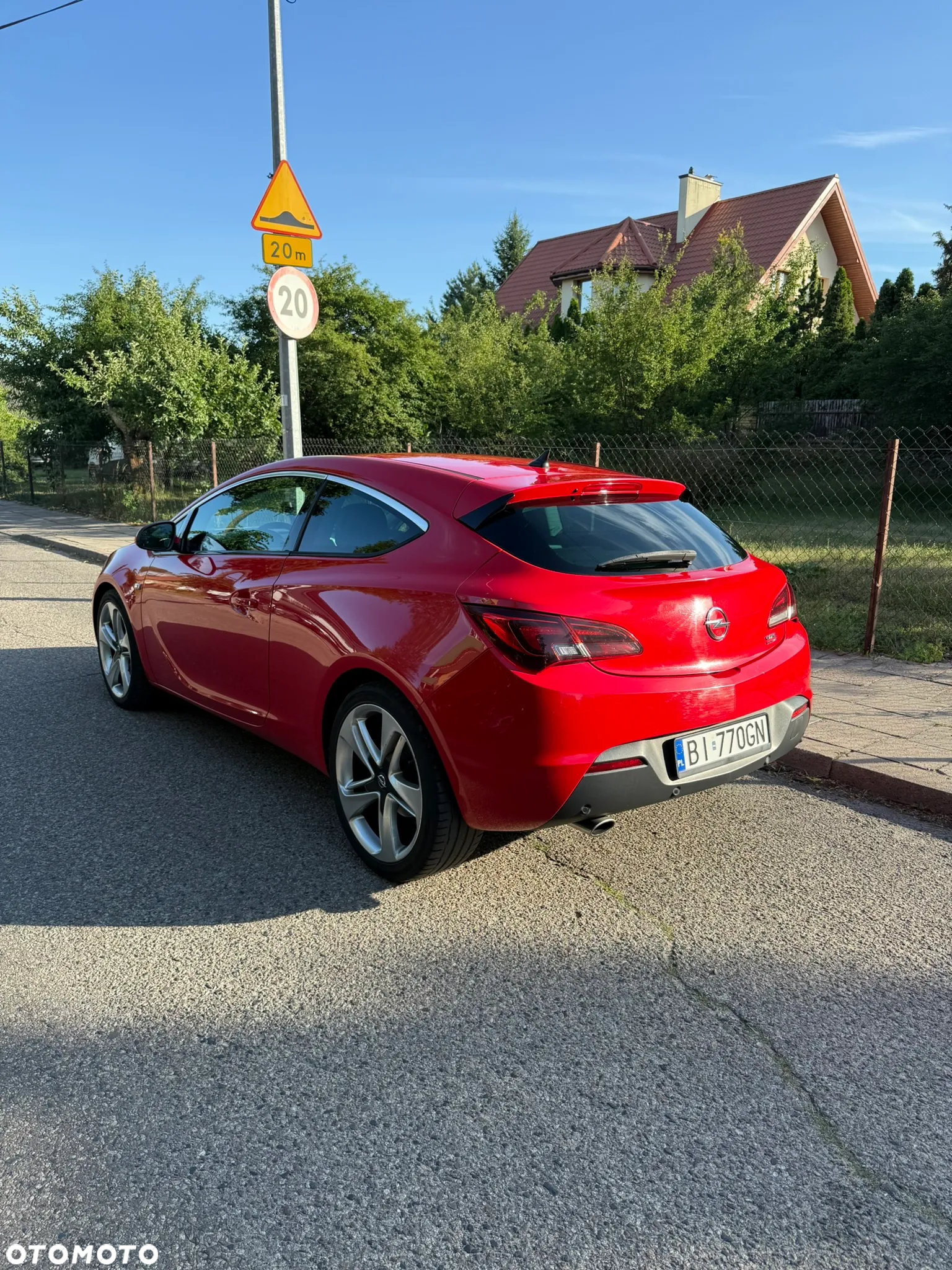 Opel Astra GTC 1.6 Turbo Innovation - 3
