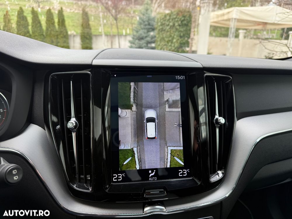 Volvo XC 60 D5 AWD R-Design - 24