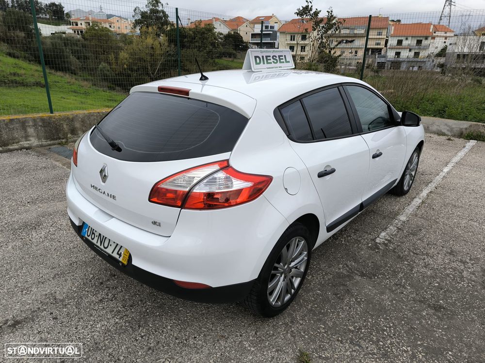 Renault Mégane 1.5 dCi Dynamique - 4