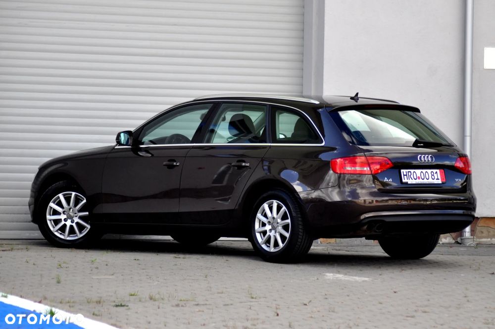 Audi A4 Avant 2.0 TDI DPF Ambiente - 9
