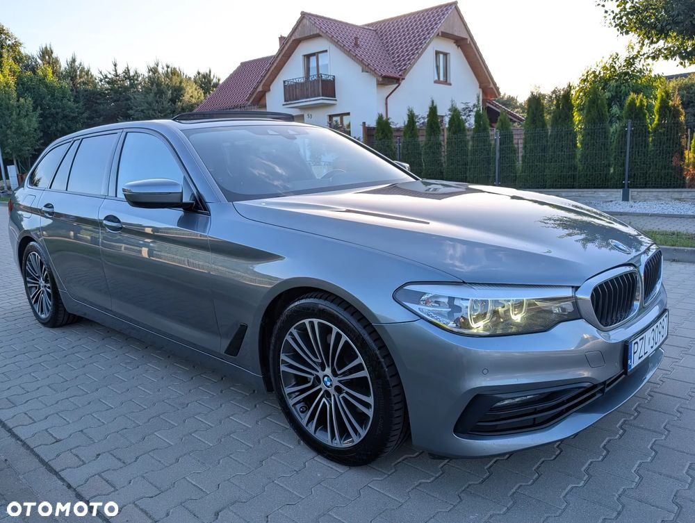 BMW Seria 5 520d Sport Line - 4