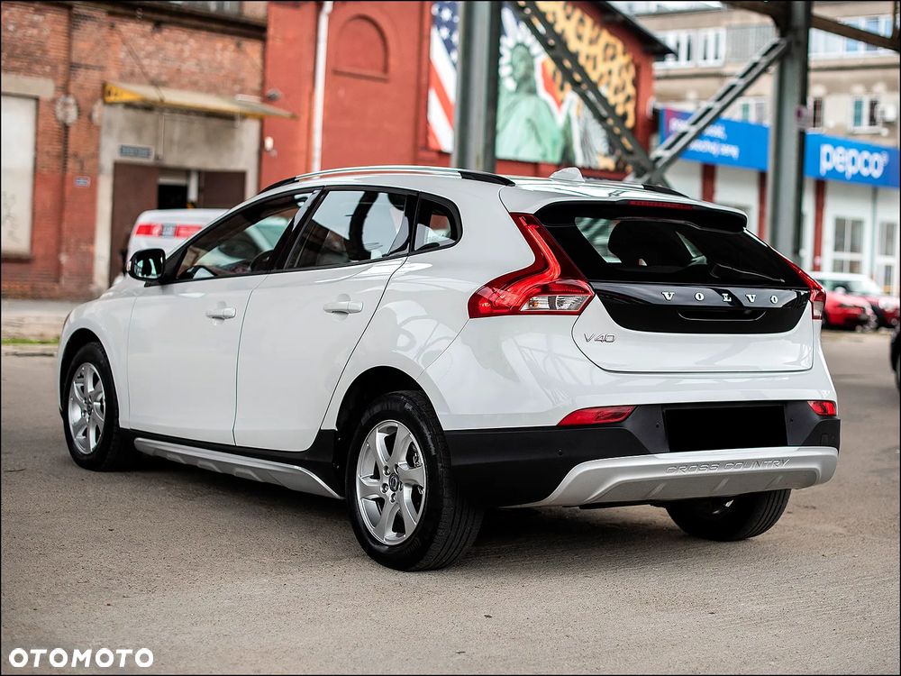 Volvo V40 Cross Country - 8