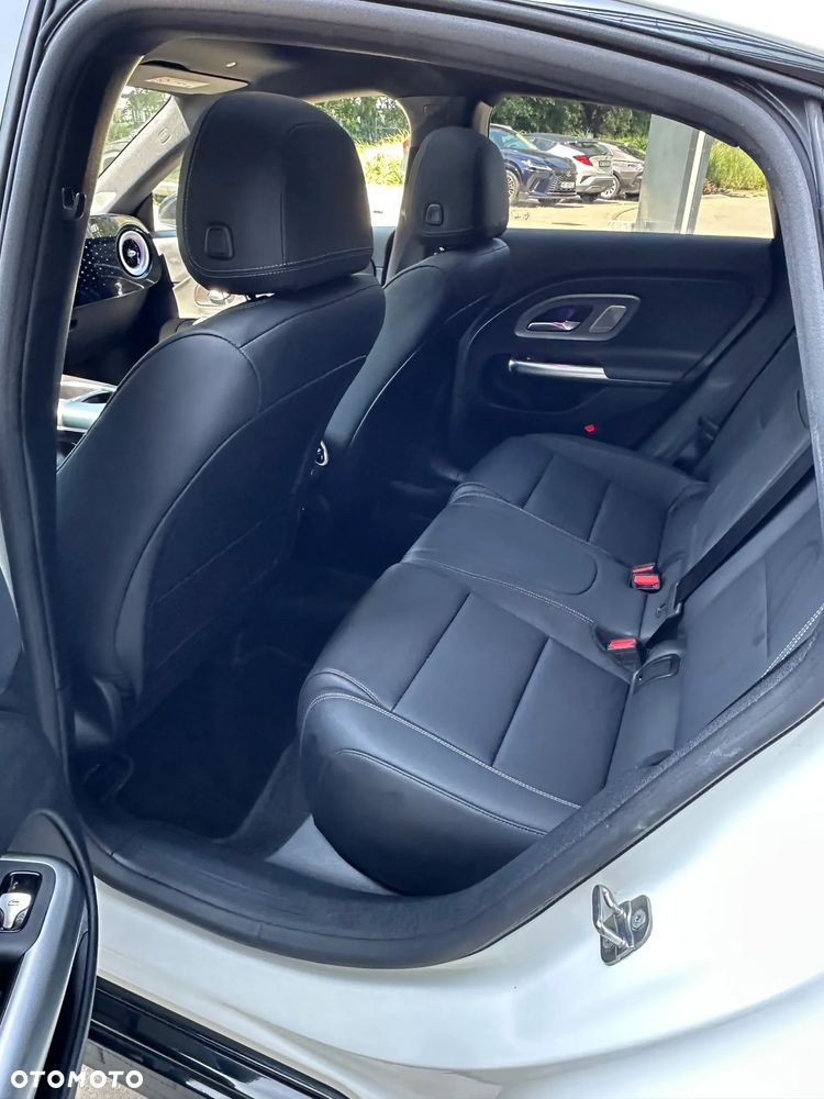 Mercedes-Benz CLA 200 mHEV 8G-DCT - 10