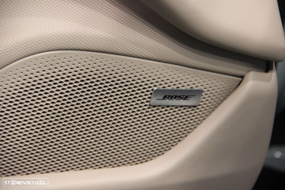 Porsche Taycan Sport Turismo - 25