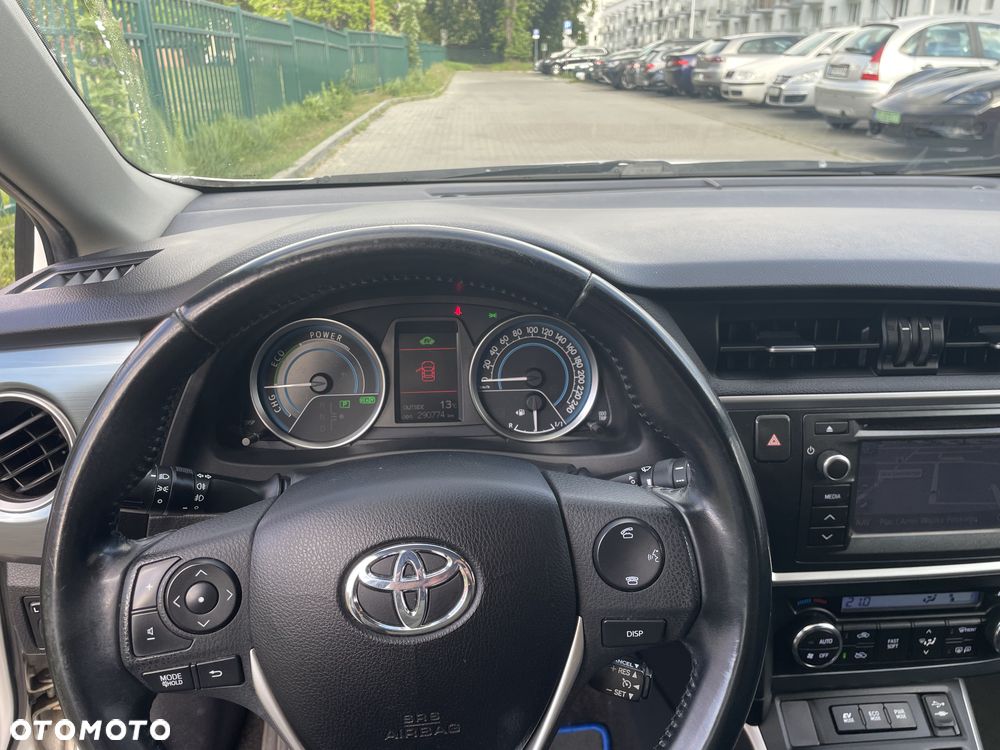 Toyota Auris - 11