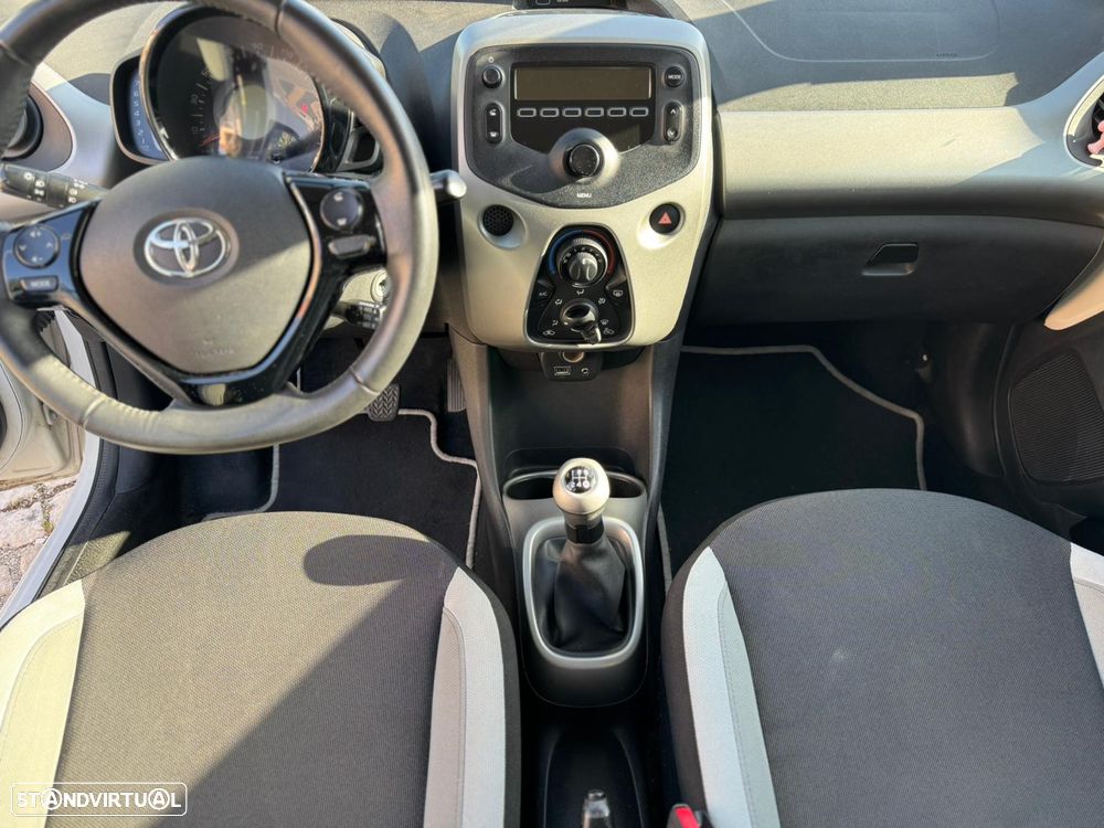 Toyota Aygo 1.0 X-Play - 12