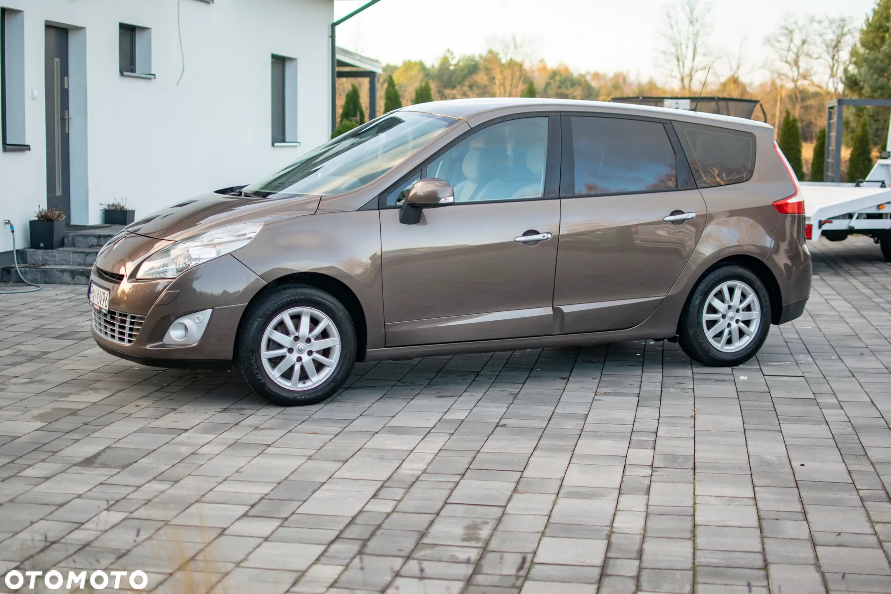 Renault Grand Scenic - 30