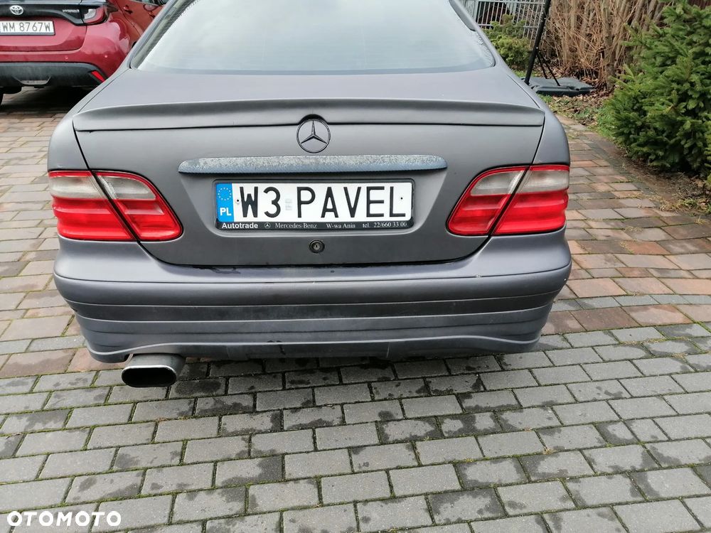 Mercedes-Benz CLK - 13