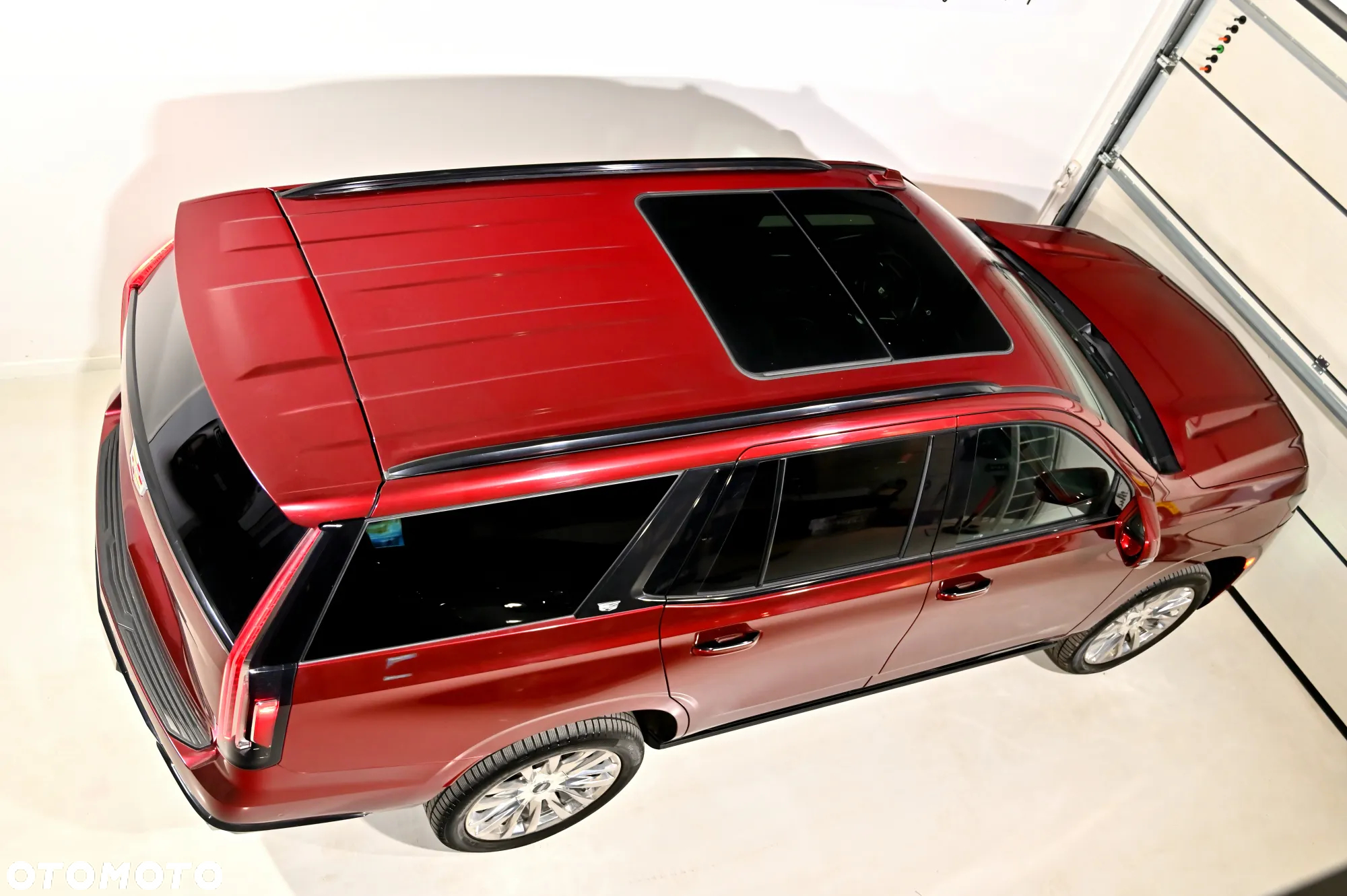 Cadillac Escalade - 13